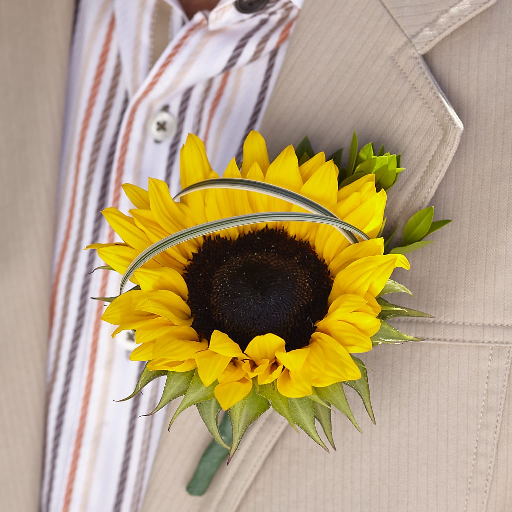 Free Spirit Boutonniere – MARMET FLOWERS & MORE, Marmet WV